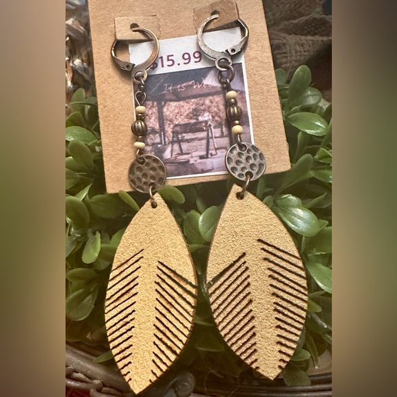 It is Well Boutique; Boho Retro Feather Drop Earrings; NWT - Picture 2 of 4